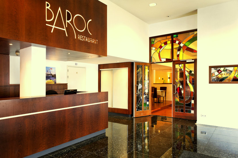 baroc-breda-interieur-entreehal-modern-glas-in-lood.jpg